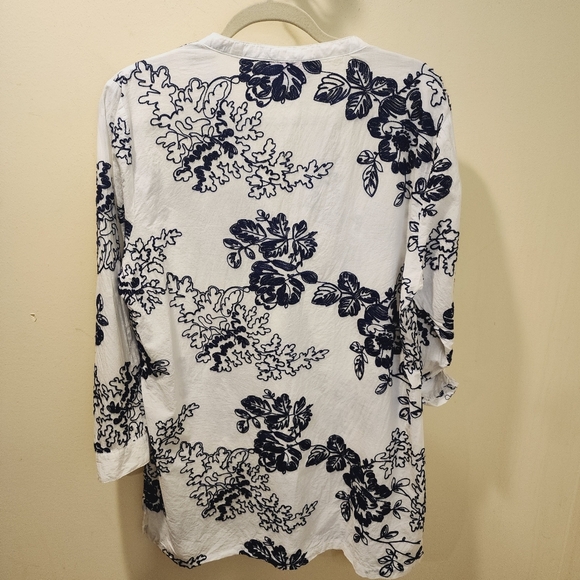 FORCYNTHIA Beachwear white and Navy Blue Embroidered Roll Up Sleeves top XL - Picture 3 of 11